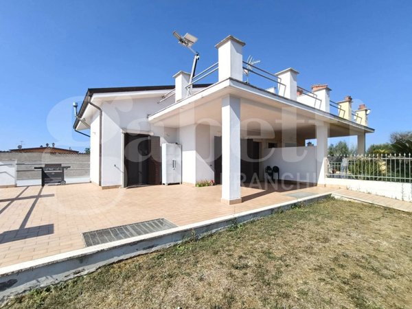 casa indipendente in vendita a Nettuno in zona Padiglione