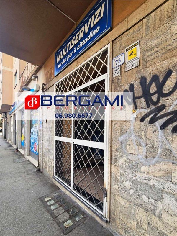 locale commerciale in vendita a Nettuno