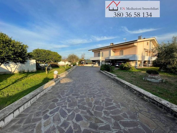 casa indipendente in vendita a Nettuno in zona Padiglione