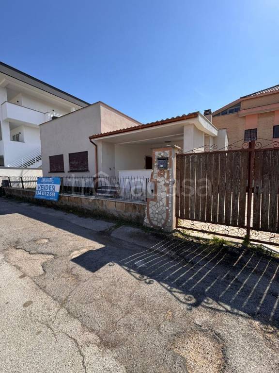 casa indipendente in vendita a Nettuno