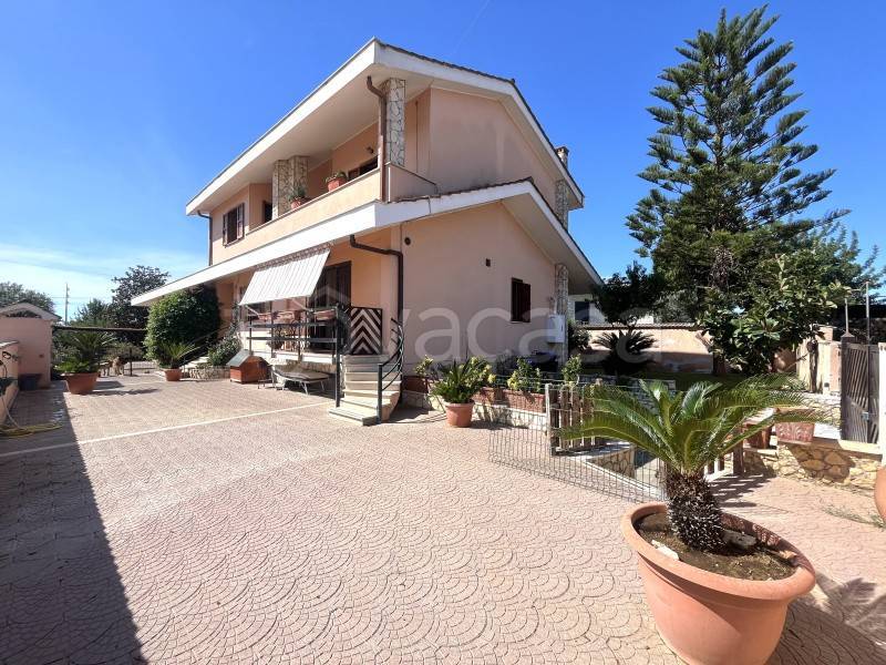 casa indipendente in vendita a Nettuno
