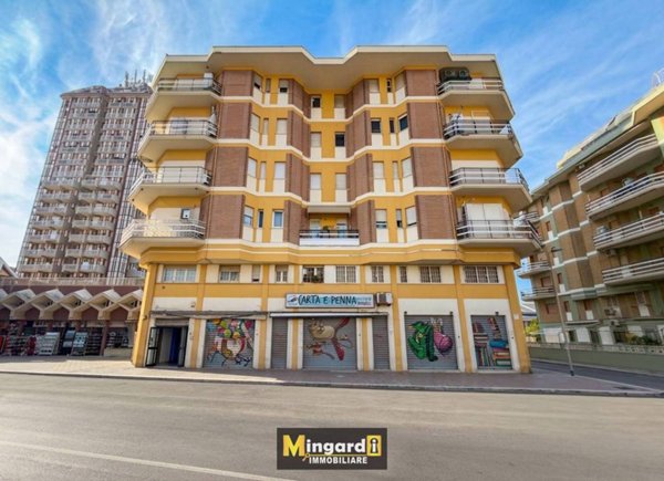locale commerciale in vendita a Nettuno