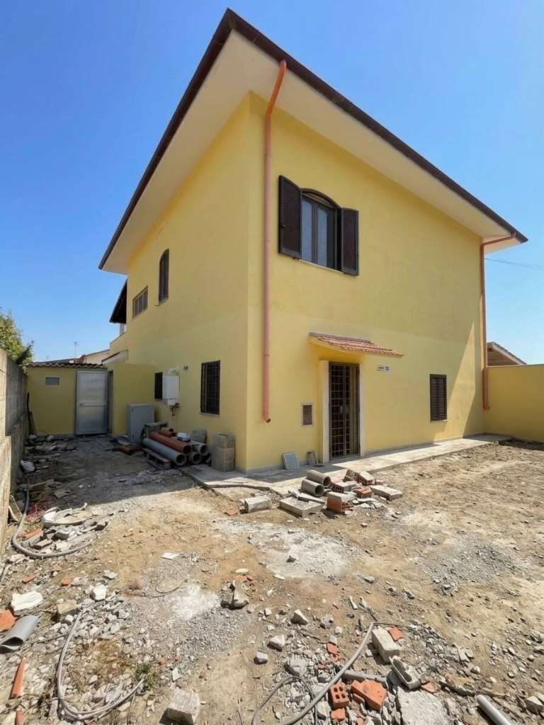 appartamento in vendita a Nettuno in zona Padiglione