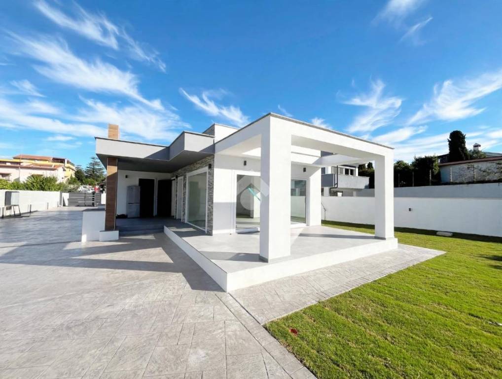 casa indipendente in vendita a Nettuno