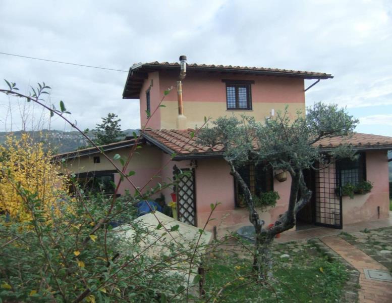 casa indipendente in vendita ad Olevano Romano
