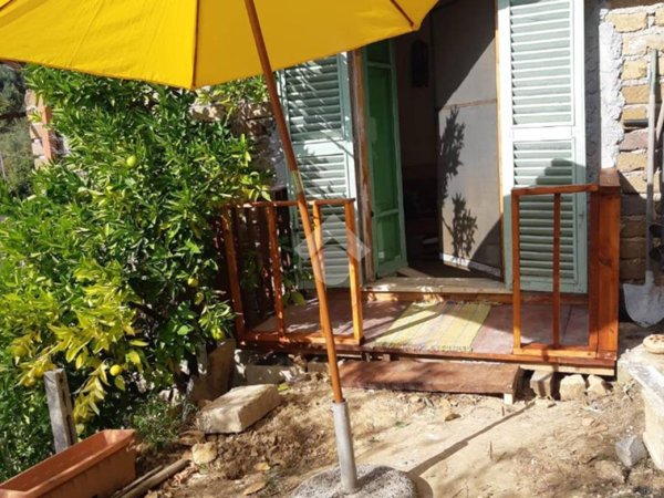casa indipendente in vendita ad Olevano Romano