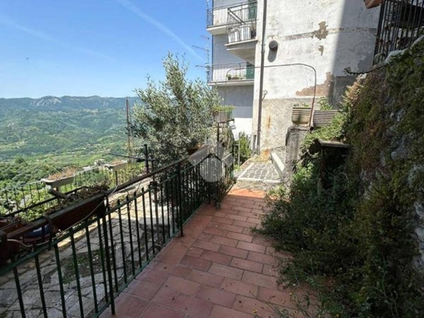 appartamento in vendita ad Olevano Romano