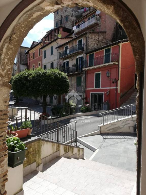 appartamento in vendita ad Olevano Romano