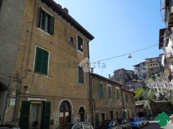 appartamento in vendita ad Olevano Romano