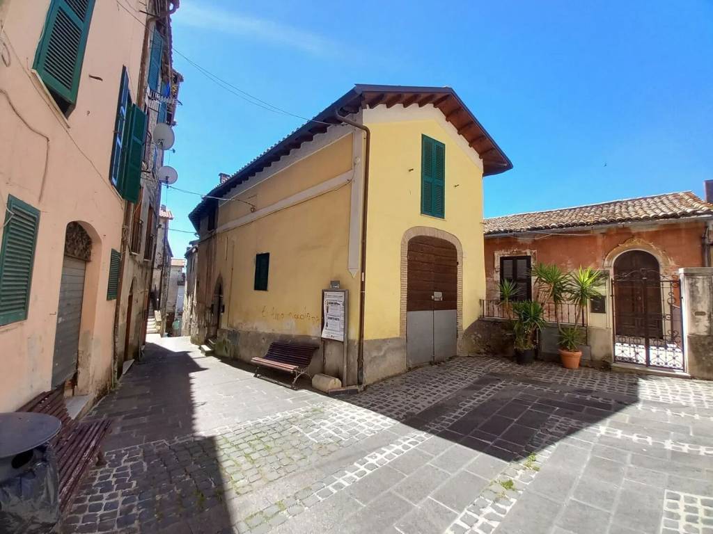 appartamento in vendita ad Olevano Romano