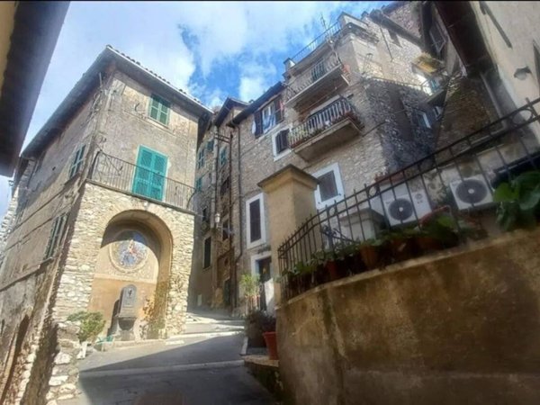 appartamento in vendita ad Olevano Romano