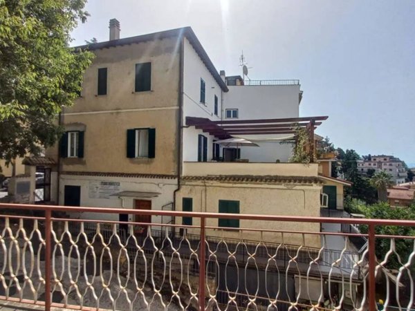 appartamento in vendita ad Olevano Romano