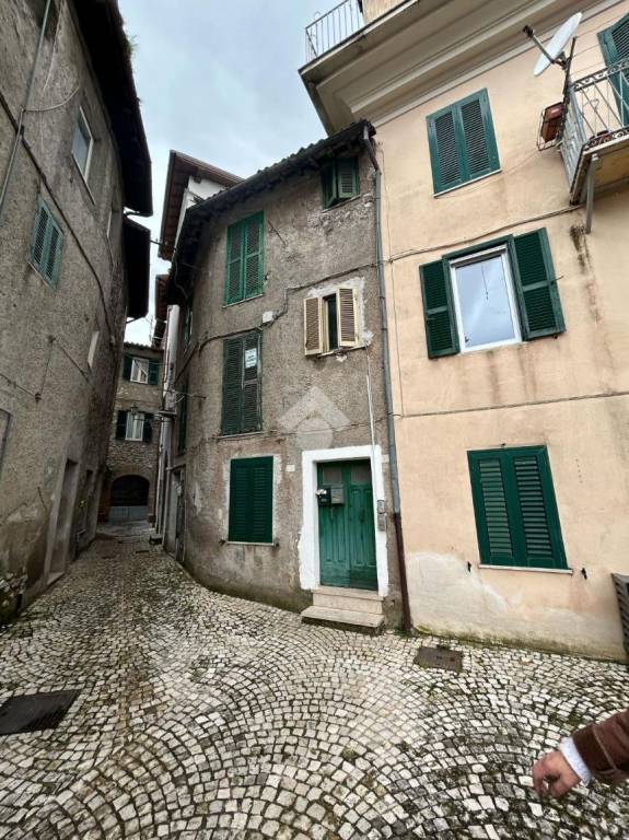appartamento in vendita ad Olevano Romano