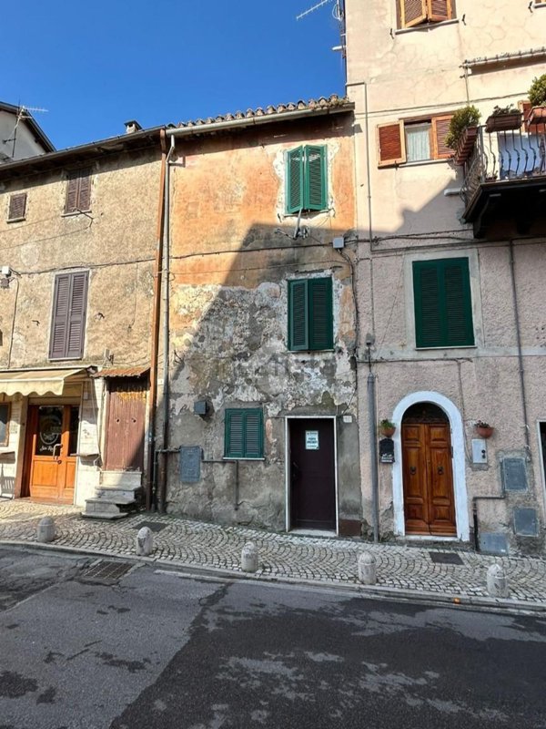 appartamento in vendita ad Olevano Romano