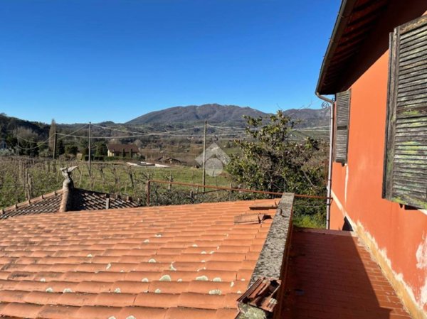 casa indipendente in vendita ad Olevano Romano