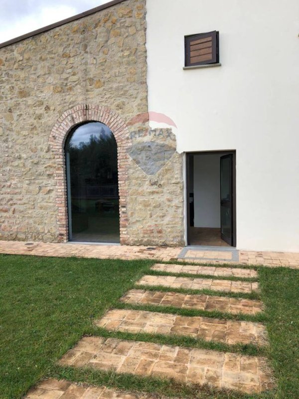casa indipendente in vendita ad Olevano Romano