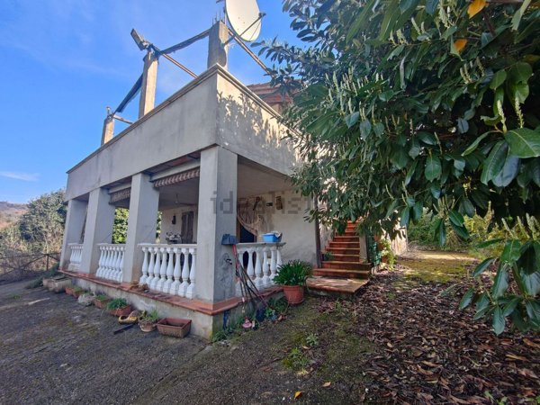 casa indipendente in vendita ad Olevano Romano