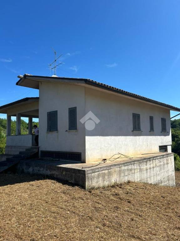 casa indipendente in vendita ad Olevano Romano