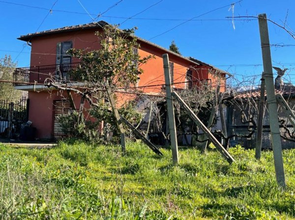 casa indipendente in vendita ad Olevano Romano