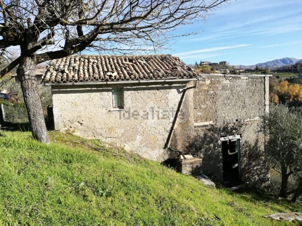 appartamento in vendita ad Olevano Romano