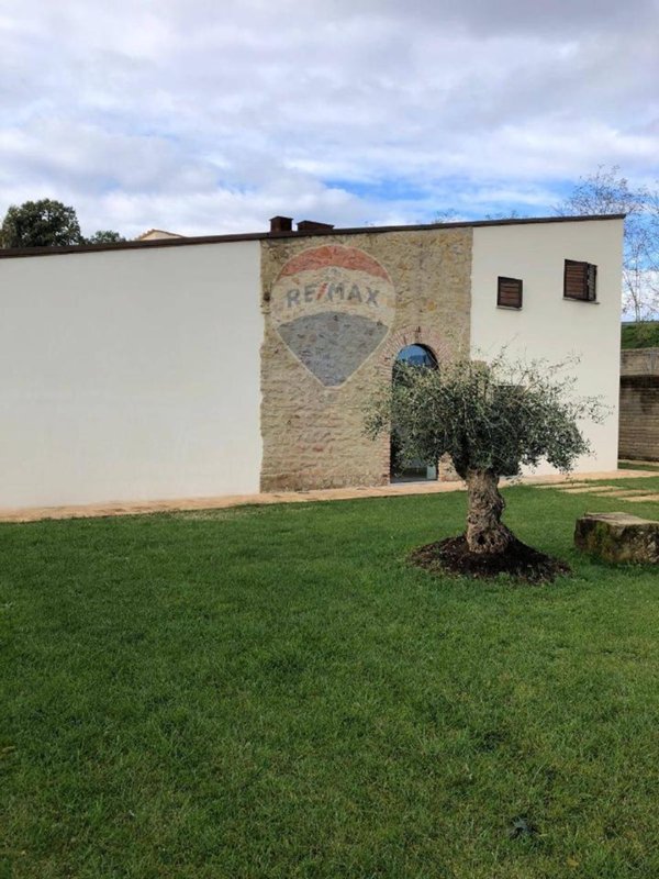 casa indipendente in vendita ad Olevano Romano