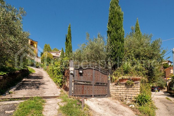 casa indipendente in vendita ad Olevano Romano