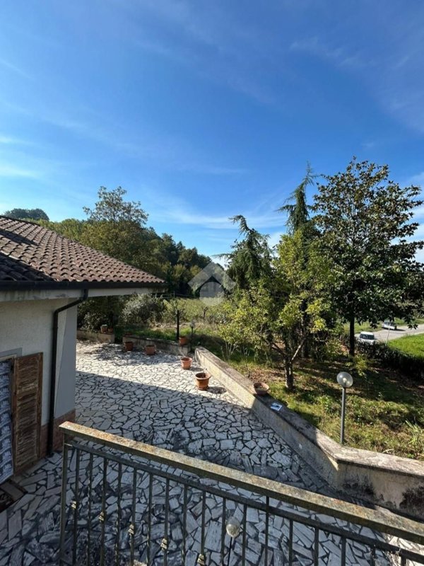 casa indipendente in vendita ad Olevano Romano