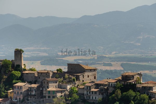 appartamento in vendita ad Olevano Romano