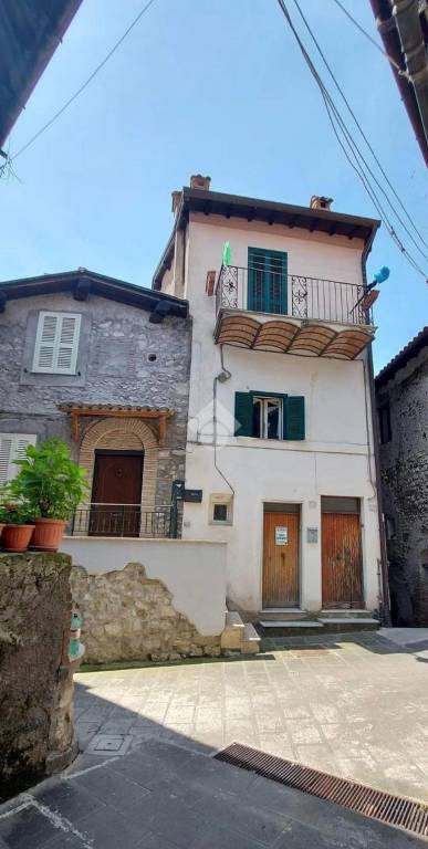 appartamento in vendita ad Olevano Romano