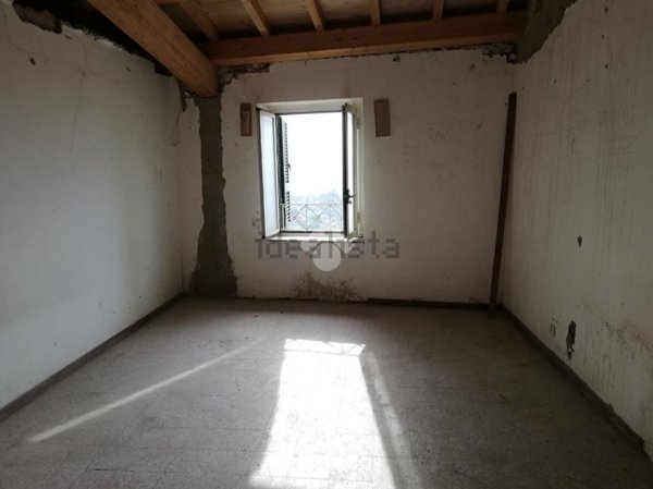 appartamento in vendita ad Olevano Romano