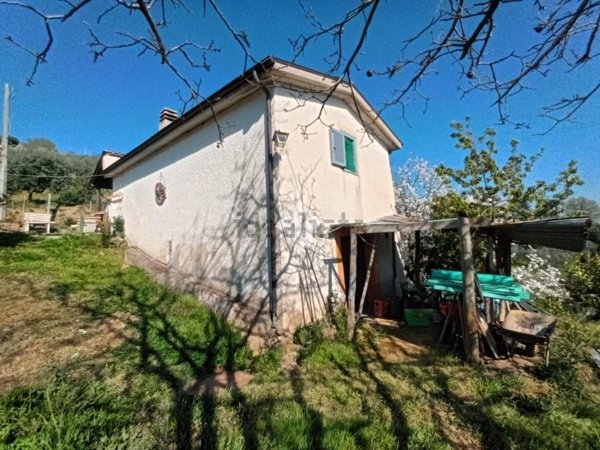 appartamento in vendita ad Olevano Romano