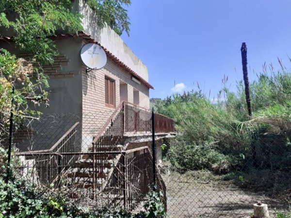 casa indipendente in vendita ad Olevano Romano