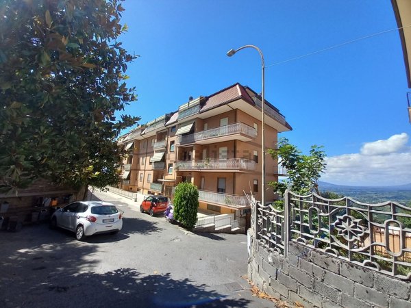 appartamento in vendita ad Olevano Romano