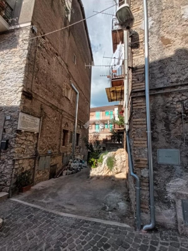 appartamento in vendita ad Olevano Romano