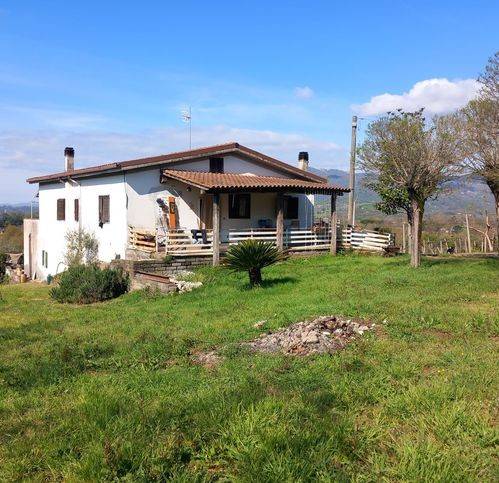 appartamento in vendita ad Olevano Romano