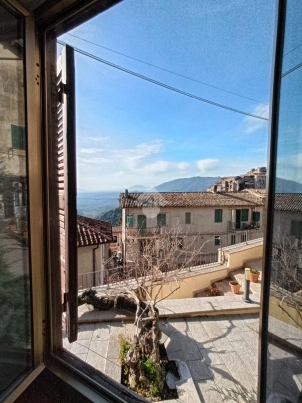 appartamento in vendita ad Olevano Romano