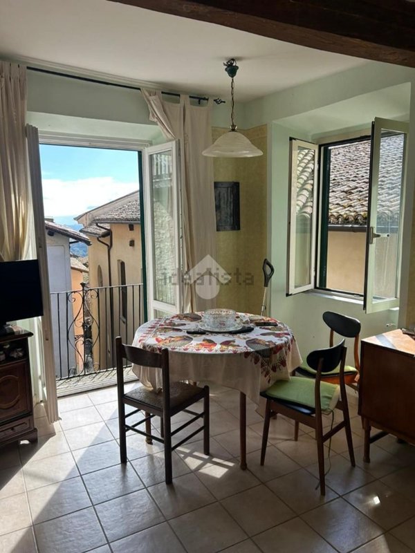 appartamento in vendita ad Olevano Romano