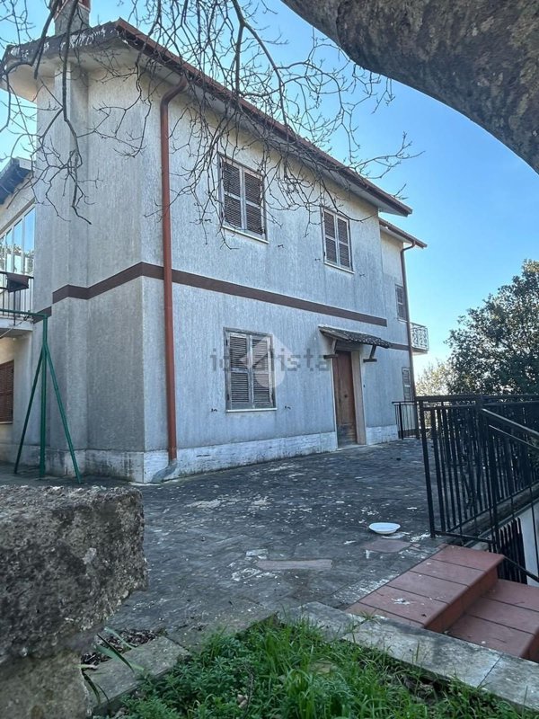 appartamento in vendita ad Olevano Romano