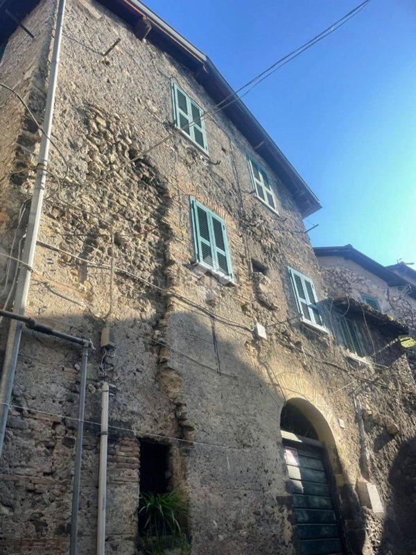 appartamento in vendita ad Olevano Romano