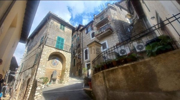 appartamento in vendita ad Olevano Romano