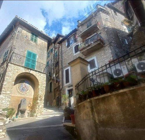 appartamento in vendita ad Olevano Romano