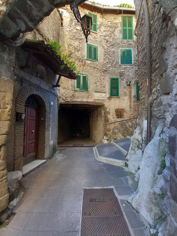 appartamento in vendita ad Olevano Romano