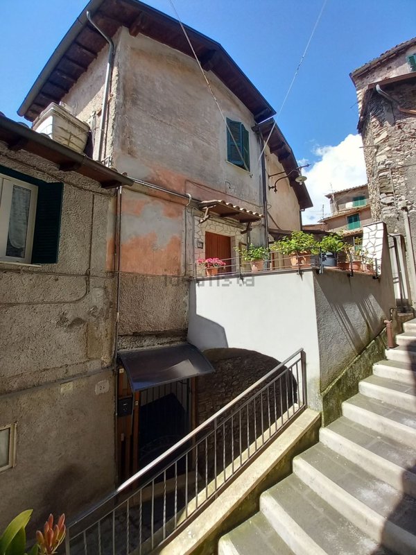 appartamento in vendita ad Olevano Romano