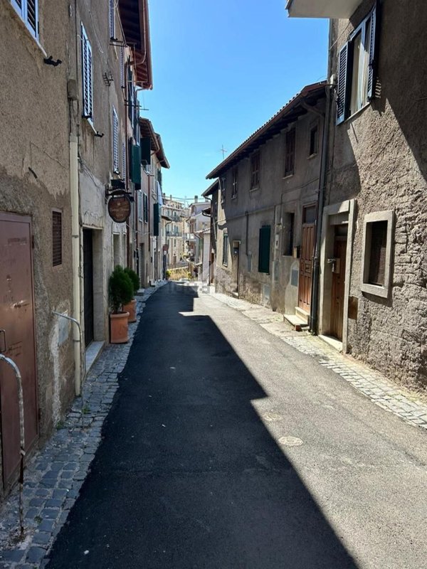 appartamento in vendita ad Olevano Romano