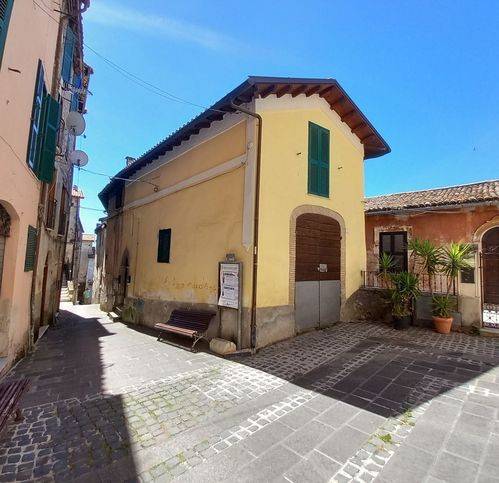 appartamento in vendita ad Olevano Romano