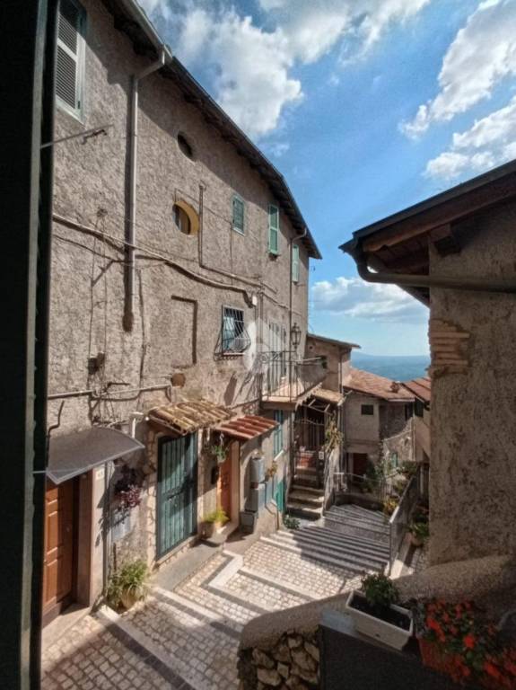 appartamento in vendita ad Olevano Romano