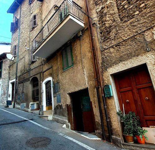 appartamento in vendita ad Olevano Romano
