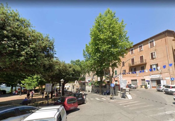 locale di sgombero in vendita ad Olevano Romano