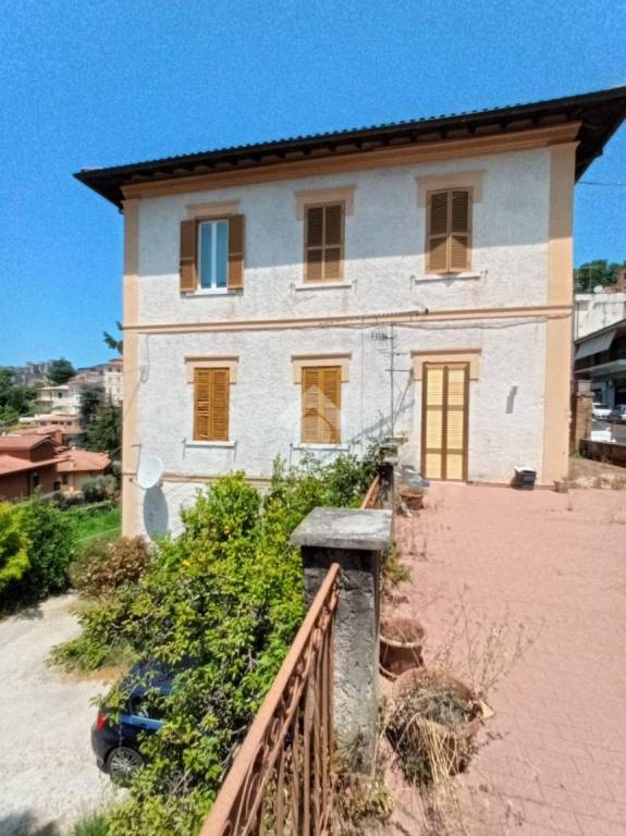 appartamento in vendita ad Olevano Romano