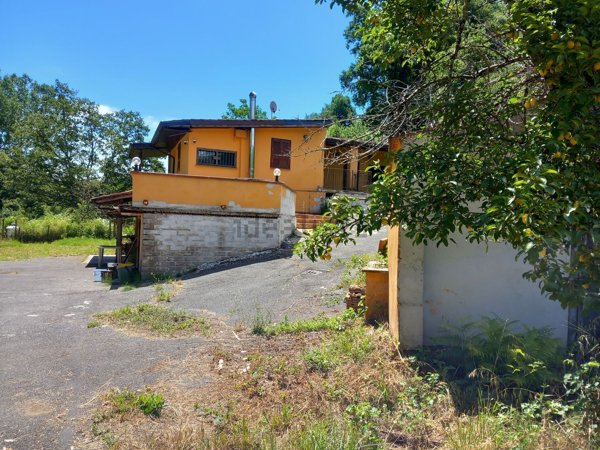 casa indipendente in vendita ad Olevano Romano